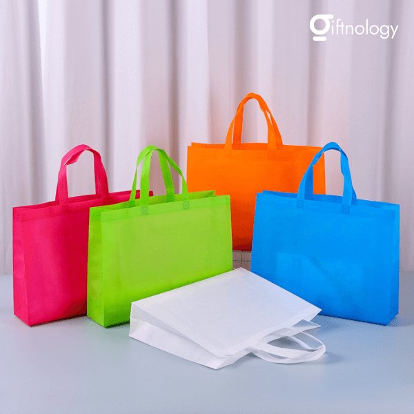 รับผลิตถุงผ้าสปันบอนด์ Giftnology