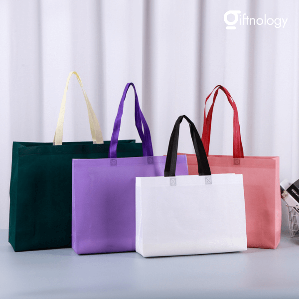 รับผลิตถุงผ้าสปันบอนด์ Giftnology